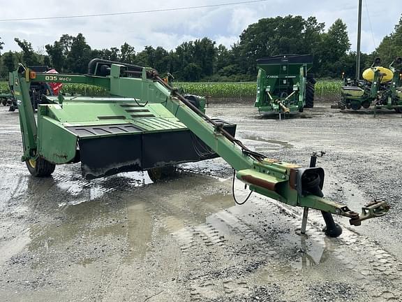 Image of John Deere 835 Primary image