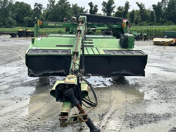 Image of John Deere 835 equipment image 4