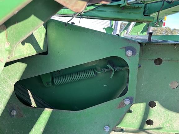 Image of John Deere 835 equipment image 4