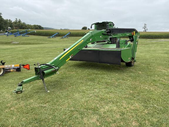 Image of John Deere 835 Primary image