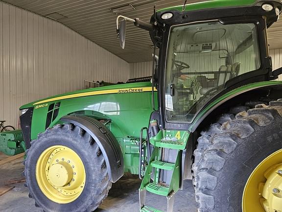 Image of John Deere 8360R equipment image 2