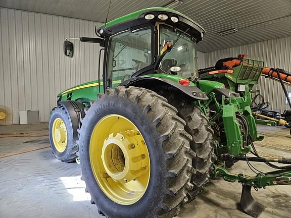 Image of John Deere 8360R equipment image 3