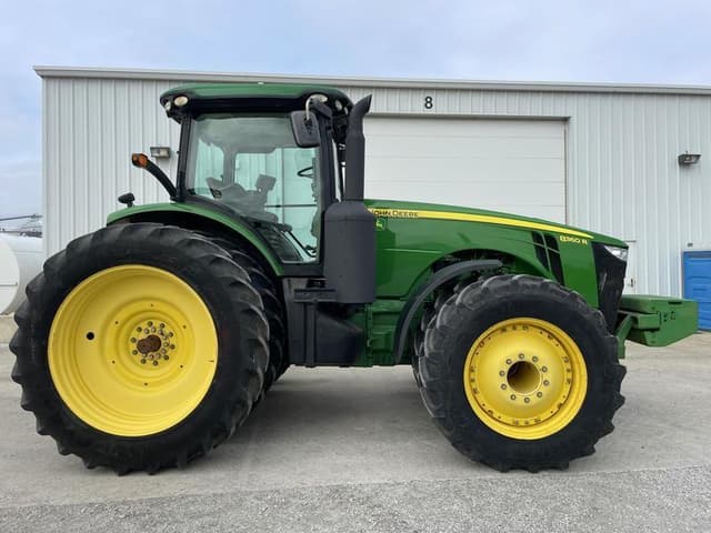 Image of John Deere 8360R equipment image 3