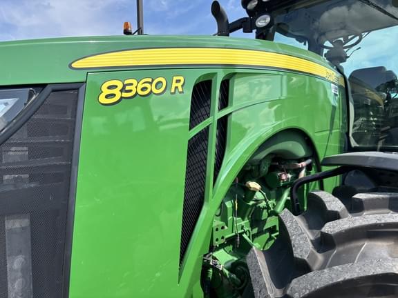 Image of John Deere 8360R equipment image 4