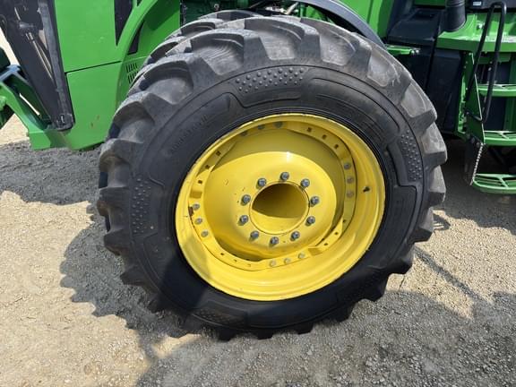 Image of John Deere 8360R equipment image 1