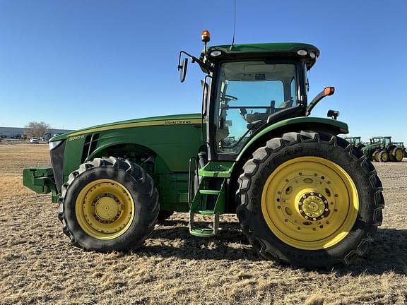 Image of John Deere 8360R equipment image 1