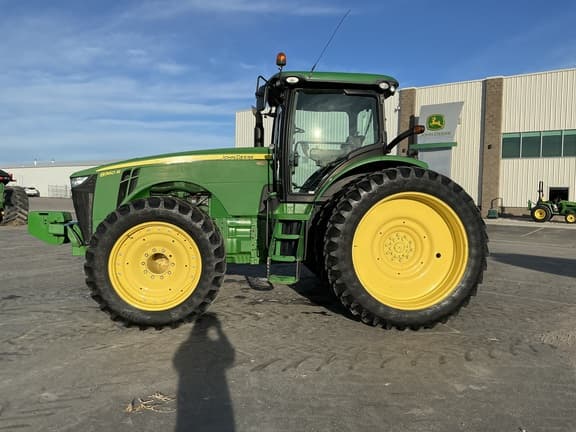 Image of John Deere 8360R equipment image 1