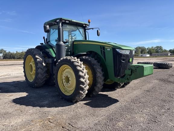 Image of John Deere 8360R equipment image 2