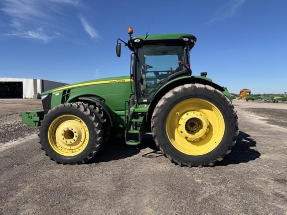 Image of John Deere 8360R equipment image 3
