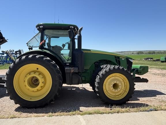 Image of John Deere 8360R equipment image 2