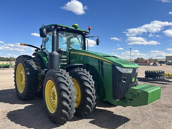 Image of John Deere 8360R equipment image 1