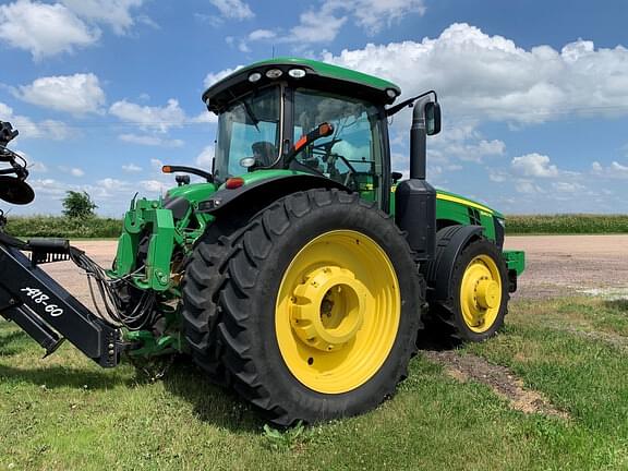 Image of John Deere 8360R equipment image 3