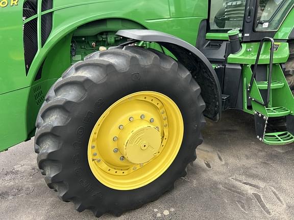 Image of John Deere 8360R equipment image 1