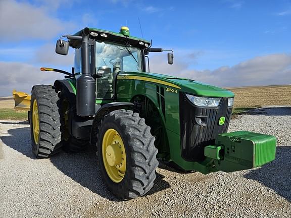 Image of John Deere 8360R equipment image 1