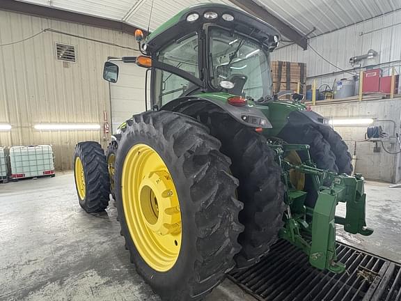 Image of John Deere 8360R equipment image 4