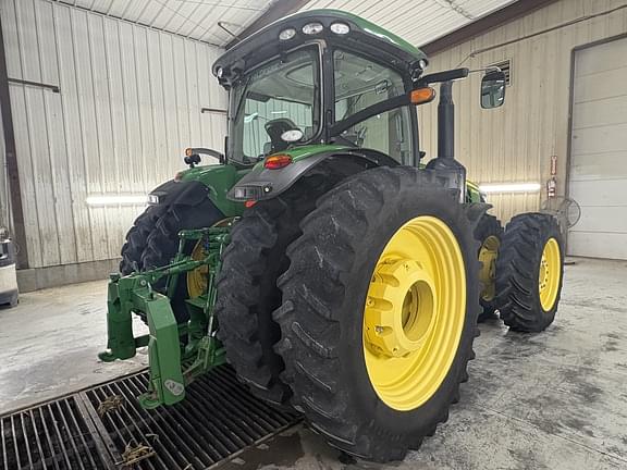 Image of John Deere 8360R equipment image 2