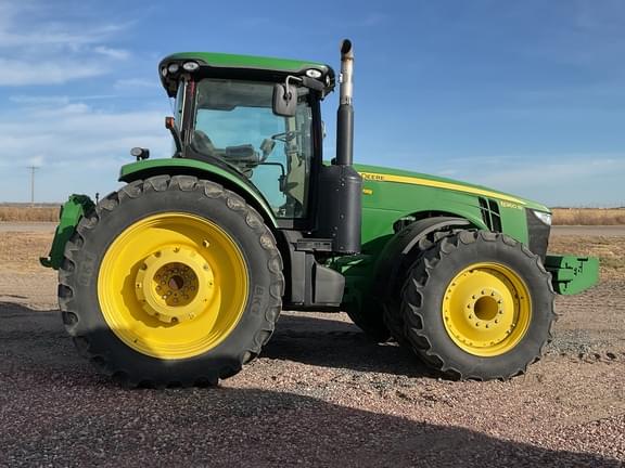 Image of John Deere 8360R equipment image 3