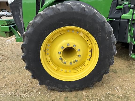 Image of John Deere 8360R equipment image 2