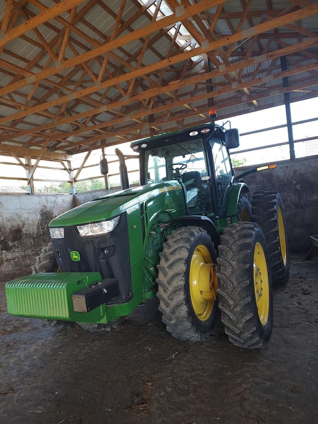 Image of John Deere 8360R equipment image 3