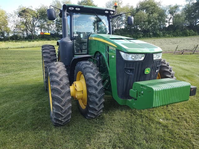 Image of John Deere 8360R equipment image 4