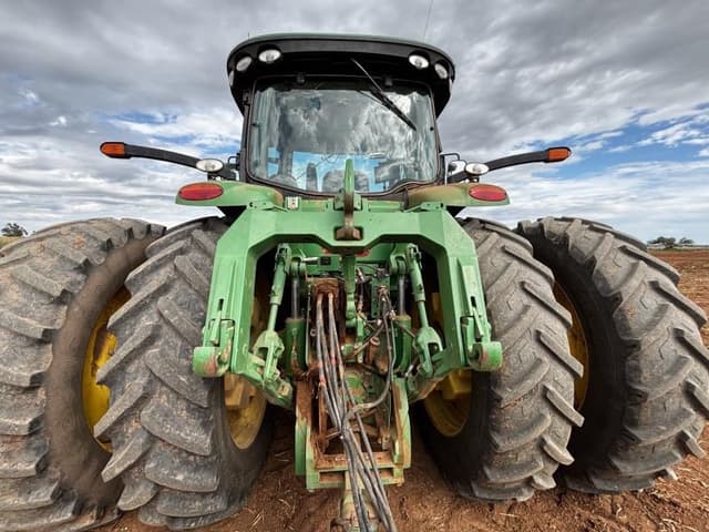 Image of John Deere 8360R equipment image 3
