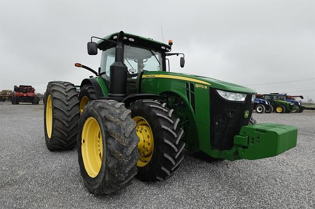 Image of John Deere 8370R equipment image 1