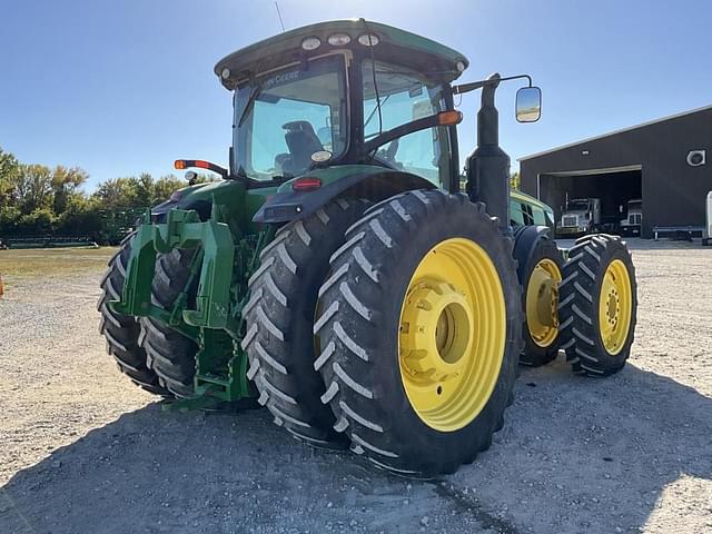 Image of John Deere 8370R equipment image 4