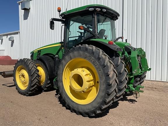 Image of John Deere 8370R equipment image 2