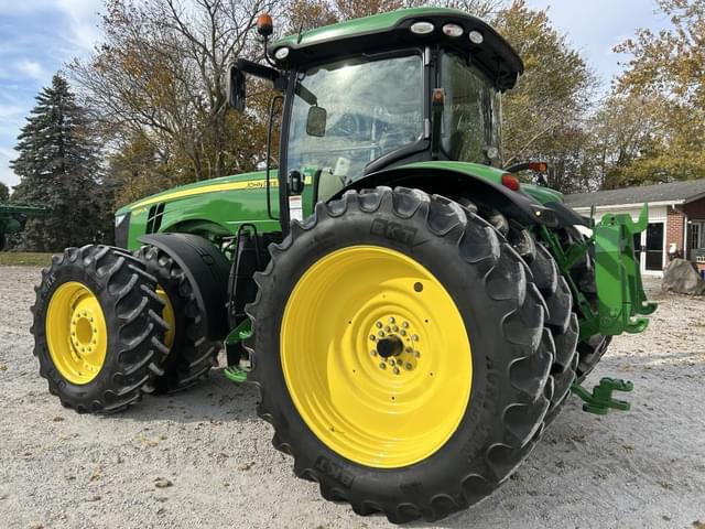 Image of John Deere 8370R equipment image 4