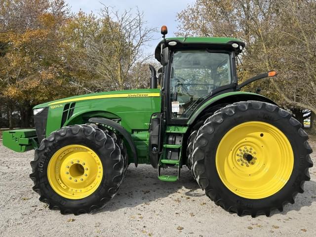 Image of John Deere 8370R equipment image 2