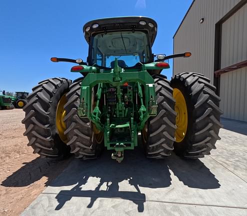 Image of John Deere 8370R equipment image 3