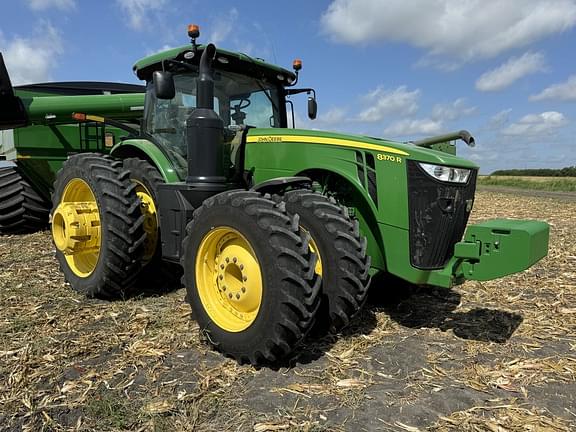 Image of John Deere 8370R equipment image 3