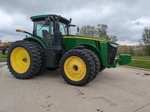 2014 John Deere 8370R Image