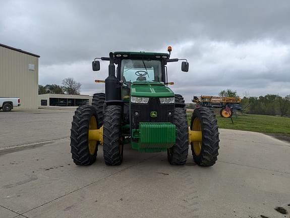 Image of John Deere 8370R equipment image 3
