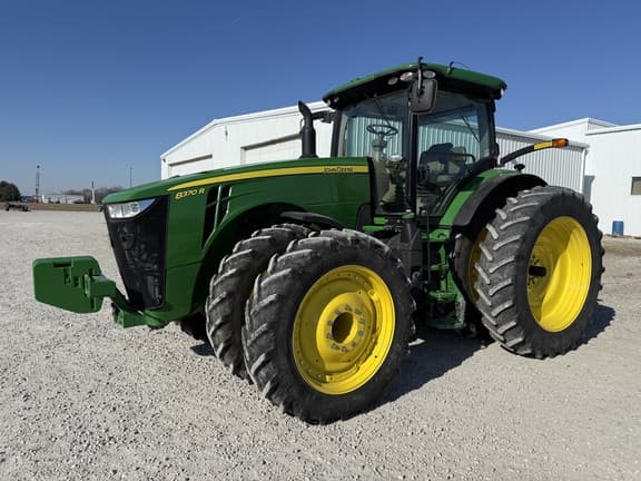 Image of John Deere 8370R equipment image 4