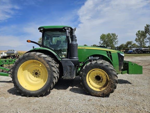 2014 John Deere 8370R Equipment Image0