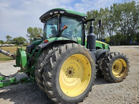 Image of John Deere 8370R equipment image 2