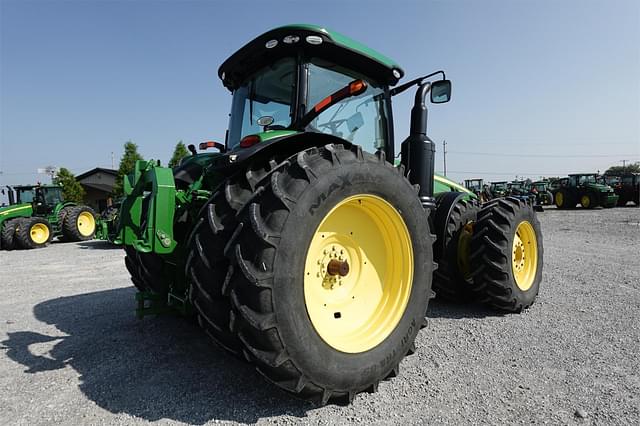 Image of John Deere 8370R equipment image 4