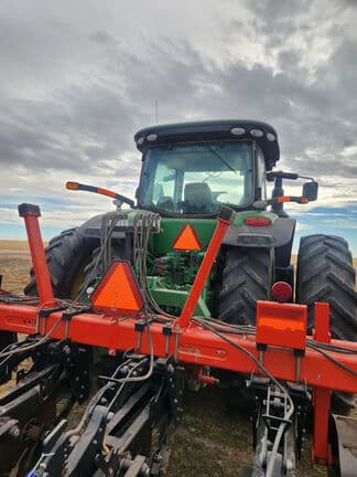 Image of John Deere 8370R equipment image 2