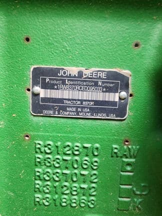 Image of John Deere 8370R equipment image 1