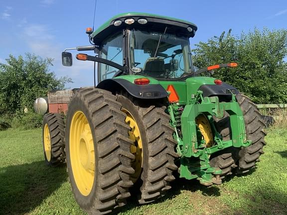 Image of John Deere 8370R equipment image 2