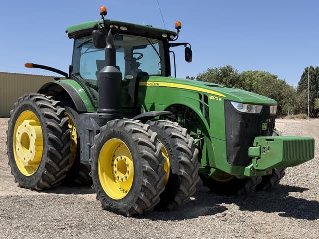 Image of John Deere 8370R equipment image 3