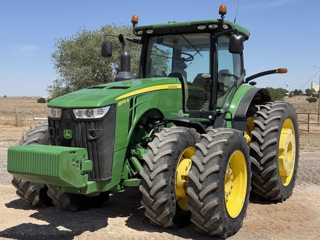 Image of John Deere 8370R equipment image 2