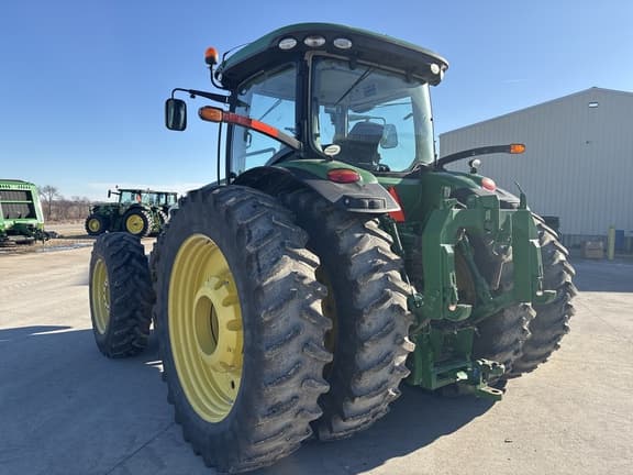 Image of John Deere 8370R equipment image 4