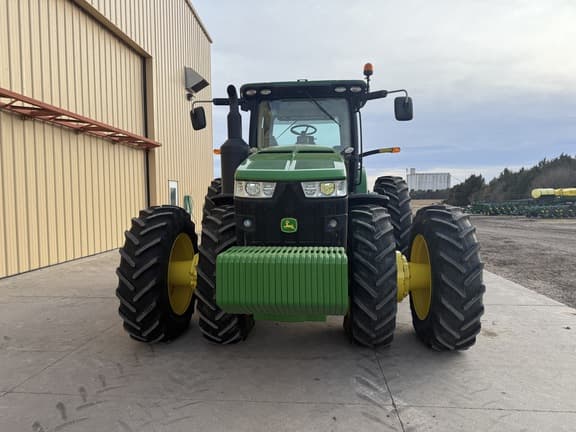 Image of John Deere 8370R equipment image 2