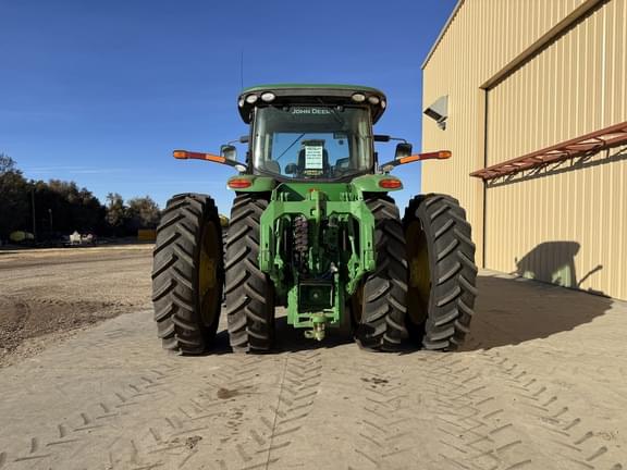 Image of John Deere 8370R equipment image 3