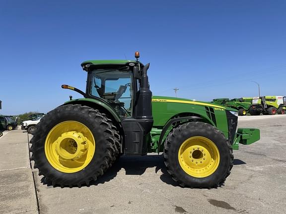 Image of John Deere 8370R equipment image 3