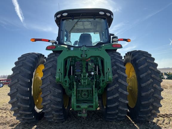 Image of John Deere 8370R equipment image 3