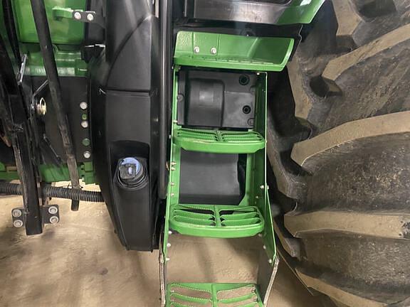 Image of John Deere 8370R equipment image 1