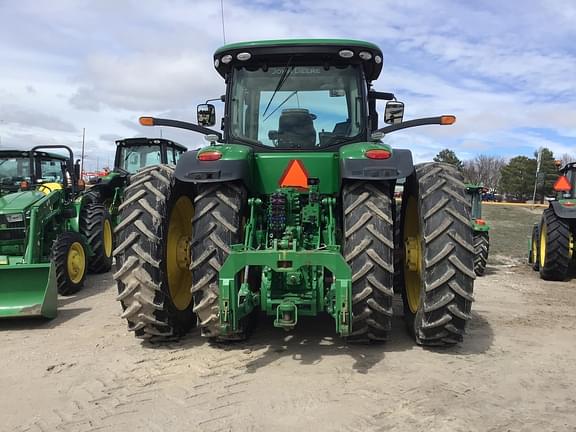 Image of John Deere 8370R equipment image 1